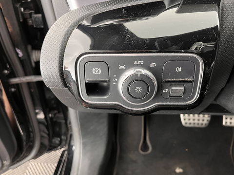 Mercedes-Benz CLA-Klasse 180 d Business Solution AMG Aut. *PANO | WIDE-SCREEN-COCKPIT | FULL-LED | AMBIENT-LIGHT | LEATHER-MICROFIBRE | CAMERA | NAVI-FULLMAP | ECC | PDC | CRUISE | SPORT-SEATS | 18"ALU*