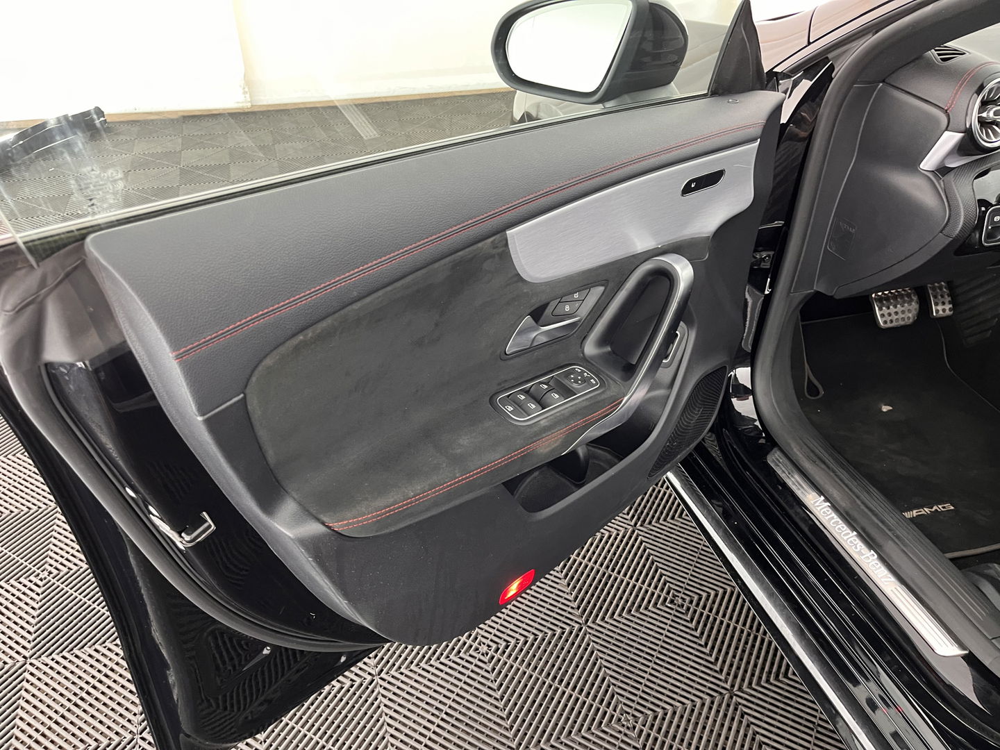 Mercedes-Benz CLA-Klasse 180 d Business Solution AMG Aut. *PANO | WIDE-SCREEN-COCKPIT | FULL-LED | AMBIENT-LIGHT | LEATHER-MICROFIBRE | CAMERA | NAVI-FULLMAP | ECC | PDC | CRUISE | SPORT-SEATS | 18"ALU*
