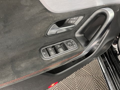 Mercedes-Benz CLA-Klasse 180 d Business Solution AMG Aut. *PANO | WIDE-SCREEN-COCKPIT | FULL-LED | AMBIENT-LIGHT | LEATHER-MICROFIBRE | CAMERA | NAVI-FULLMAP | ECC | PDC | CRUISE | SPORT-SEATS | 18"ALU*
