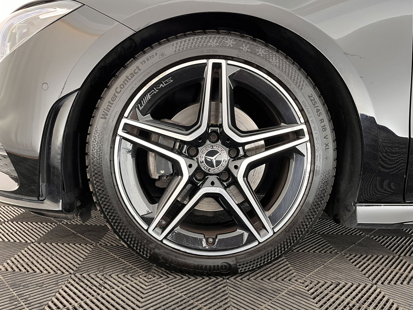 Mercedes-Benz CLA-Klasse 180 d Business Solution AMG Aut. *PANO | WIDE-SCREEN-COCKPIT | FULL-LED | AMBIENT-LIGHT | LEATHER-MICROFIBRE | CAMERA | NAVI-FULLMAP | ECC | PDC | CRUISE | SPORT-SEATS | 18"ALU*
