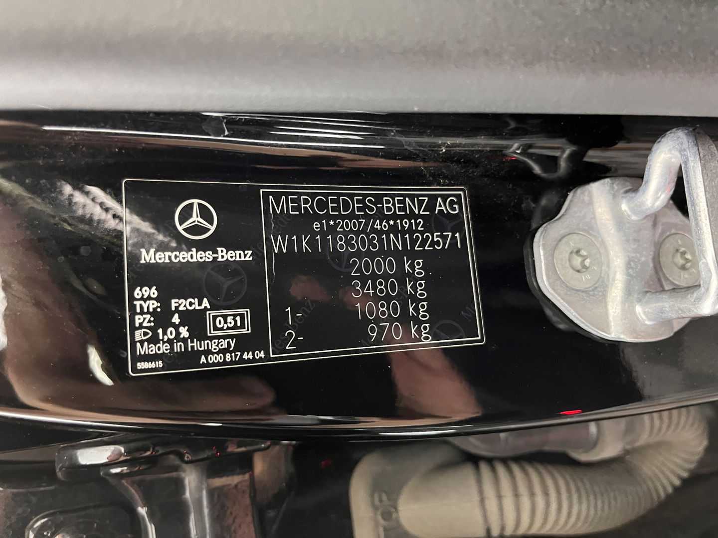Mercedes-Benz CLA-Klasse 180 d Business Solution AMG Aut. *PANO | WIDE-SCREEN-COCKPIT | FULL-LED | AMBIENT-LIGHT | LEATHER-MICROFIBRE | CAMERA | NAVI-FULLMAP | ECC | PDC | CRUISE | SPORT-SEATS | 18"ALU*