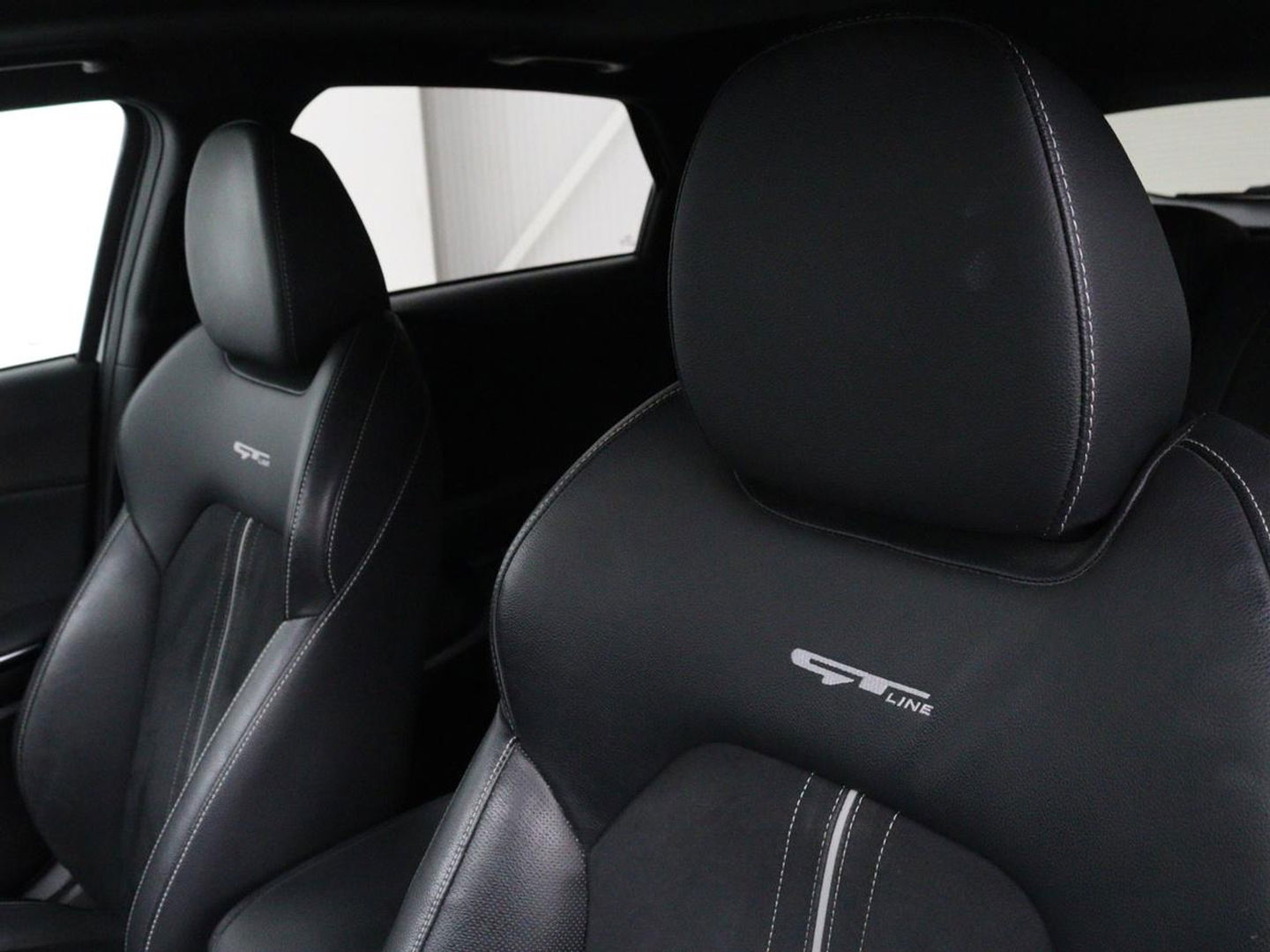 Kia ProCeed 1.4 T-GDI GT-PlusLine | Panoramadak | Stoel & stuurverwarming | Camera | Carplay | Keyless | Memory | JBL