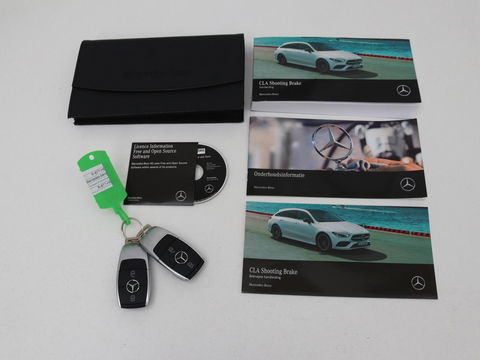 Mercedes-Benz CLA-Klasse Shooting Brake 180 Luxury Line | Camera | Leder | Sfeerverlichting | Stoelverwarming | Adaptive cruise | Navigatie | LED