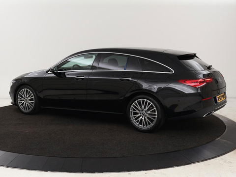 Mercedes-Benz CLA-Klasse Shooting Brake 180 Luxury Line | Camera | Leder | Sfeerverlichting | Stoelverwarming | Adaptive cruise | Navigatie | LED
