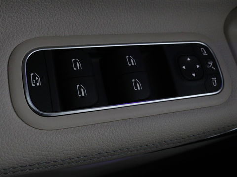 Mercedes-Benz CLA-Klasse Shooting Brake 180 Luxury Line | Camera | Leder | Sfeerverlichting | Stoelverwarming | Adaptive cruise | Navigatie | LED