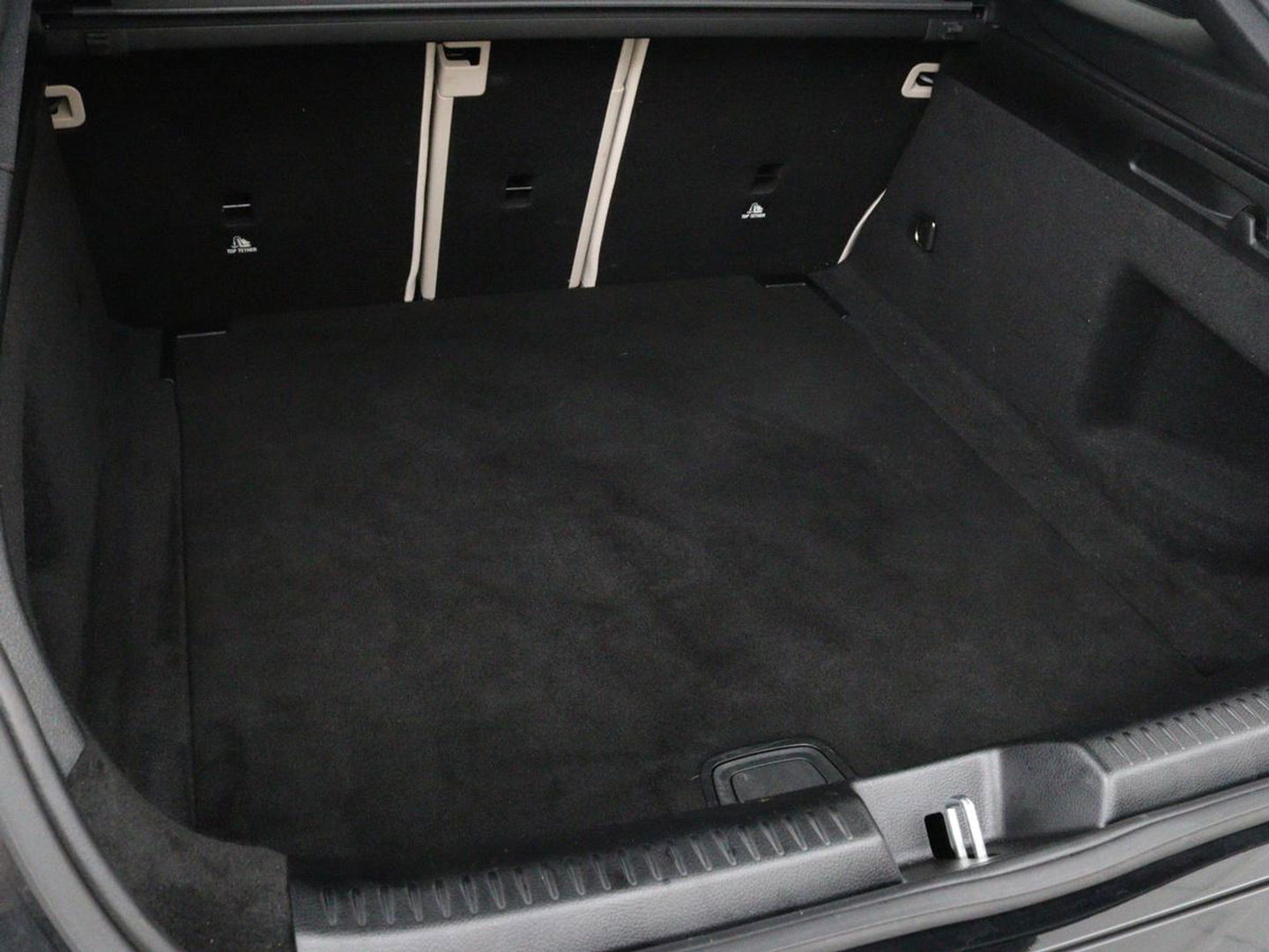 Mercedes-Benz CLA-Klasse Shooting Brake 180 Luxury Line | Camera | Leder | Sfeerverlichting | Stoelverwarming | Adaptive cruise | Navigatie | LED