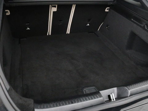 Mercedes-Benz CLA-Klasse Shooting Brake 180 Luxury Line | Camera | Leder | Sfeerverlichting | Stoelverwarming | Adaptive cruise | Navigatie | LED