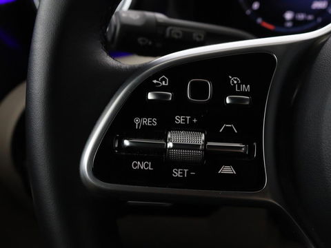 Mercedes-Benz CLA-Klasse Shooting Brake 180 Luxury Line | Camera | Leder | Sfeerverlichting | Stoelverwarming | Adaptive cruise | Navigatie | LED