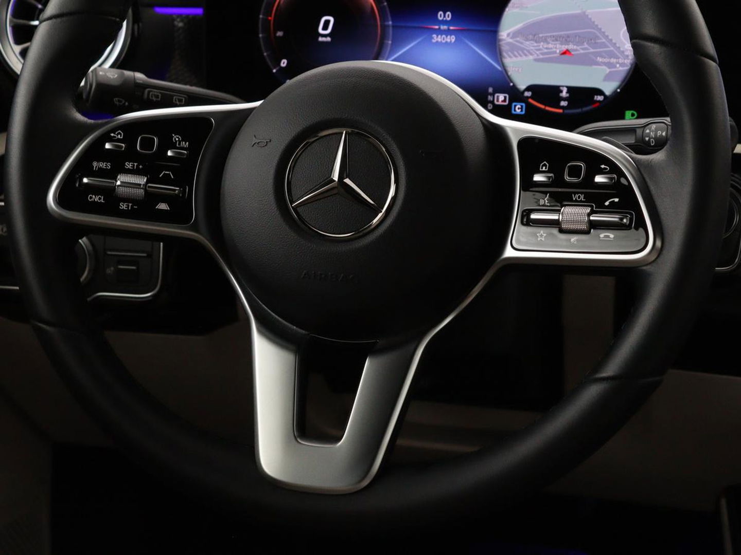 Mercedes-Benz CLA-Klasse Shooting Brake 180 Luxury Line | Camera | Leder | Sfeerverlichting | Stoelverwarming | Adaptive cruise | Navigatie | LED
