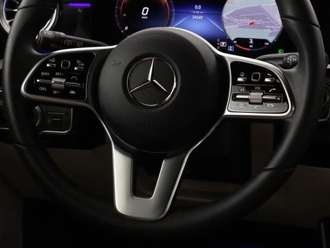 Mercedes-Benz CLA-Klasse Shooting Brake 180 Luxury Line | Camera | Leder | Sfeerverlichting | Stoelverwarming | Adaptive cruise | Navigatie | LED
