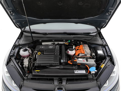 Volkswagen Golf 1.4 TSI GTE *FULL-LED | NAVI-FULLMAP | SPORT-SEATS | DAB+ | HEATED-SEATS | ECC | PDC | CRUISE | 17''ALU*