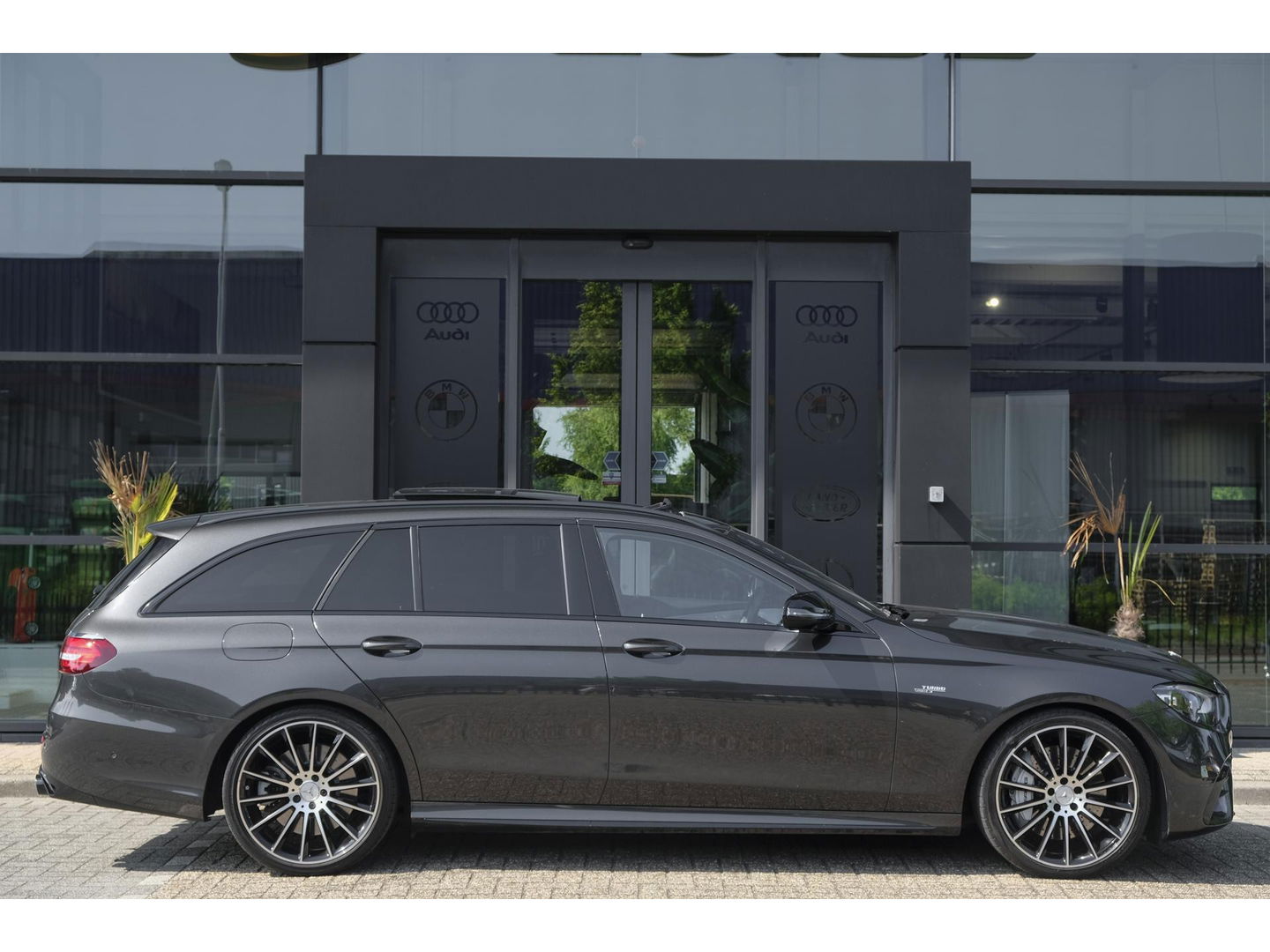Mercedes-Benz E-Klasse Estate E53 AMG 435pk 4MATIC Panoramadak *BTW* Luchtvering Burmester Trekhaak Multibeam Distronic