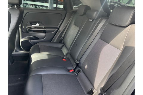 Mercedes-Benz GLA 200 BUSINESS LUXURY 163PK AUTOMAAT AIRCO PDC CAMERA