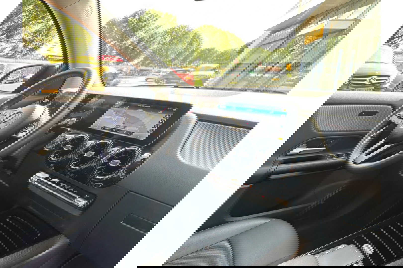 Mercedes-Benz GLA 200 BUSINESS LUXURY 163PK AUTOMAAT AIRCO PDC CAMERA