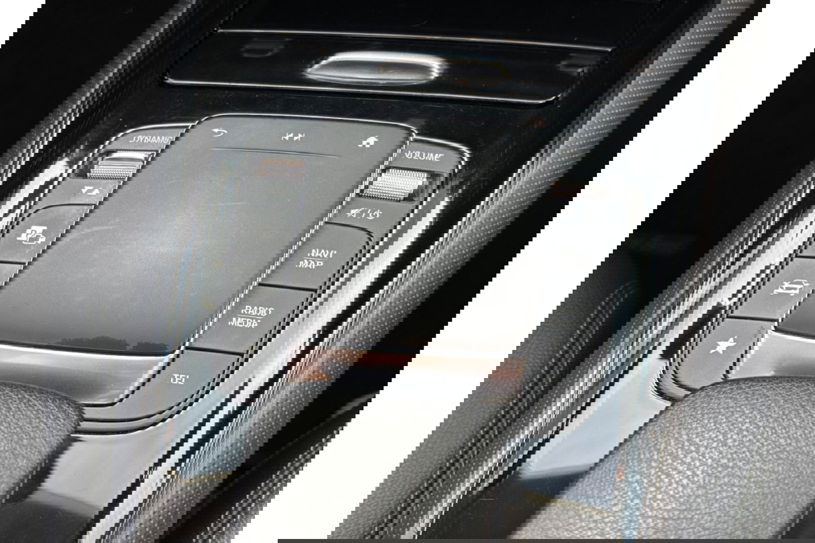 Mercedes-Benz GLA 200 BUSINESS LUXURY 163PK AUTOMAAT AIRCO PDC CAMERA