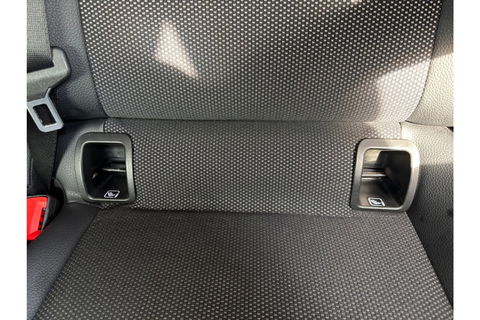 Mercedes-Benz GLA 200 BUSINESS LUXURY 163PK AUTOMAAT AIRCO PDC CAMERA