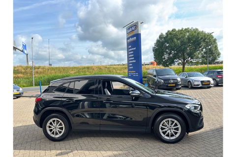 Mercedes-Benz GLA 200 BUSINESS LUXURY 163PK AUTOMAAT AIRCO PDC CAMERA