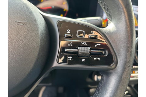Mercedes-Benz GLA 200 BUSINESS LUXURY 163PK AUTOMAAT AIRCO PDC CAMERA