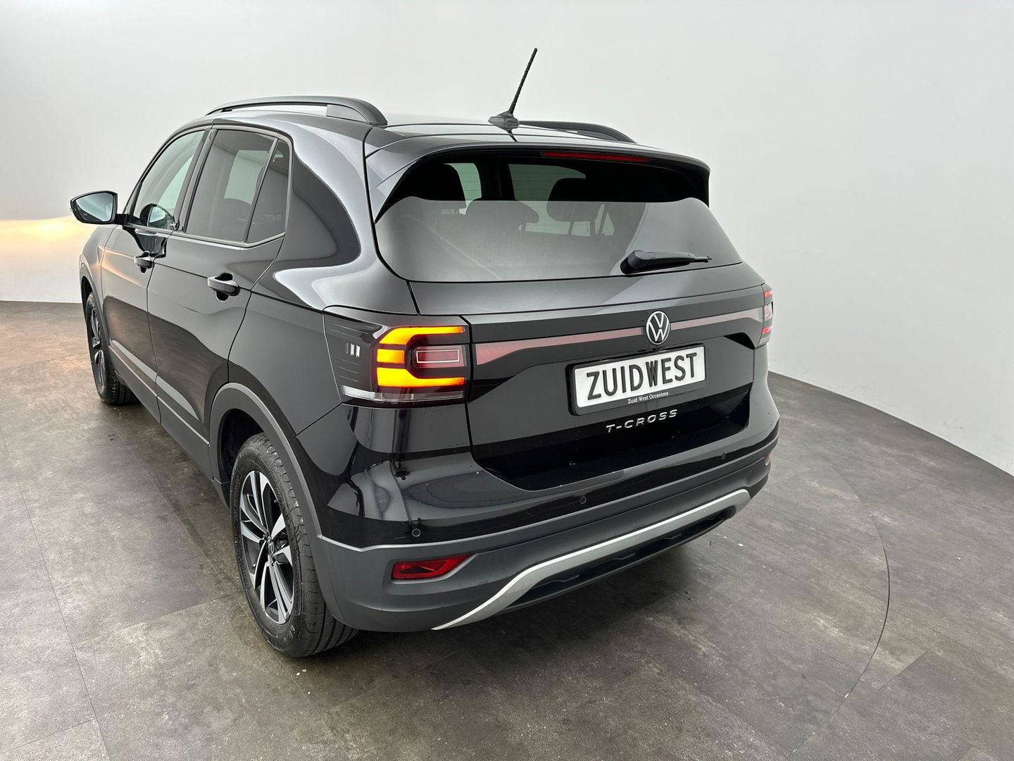 Volkswagen T-Cross 1.0 TSI United Beats Camera Lane