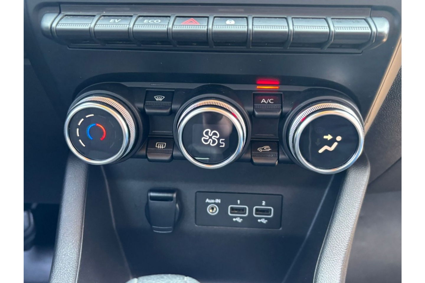 Renault Clio 1.6 E-TECH BUSINESS ZEN AUTOMAAT AIRCO NAVI