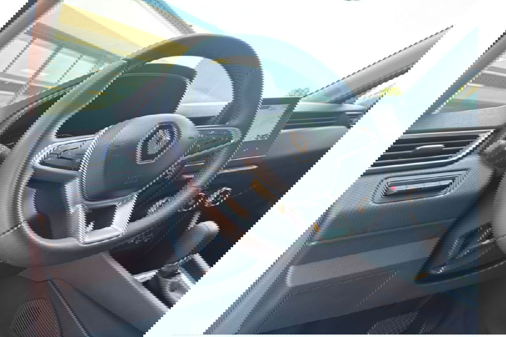 Renault Clio 1.6 E-TECH BUSINESS ZEN AUTOMAAT AIRCO NAVI