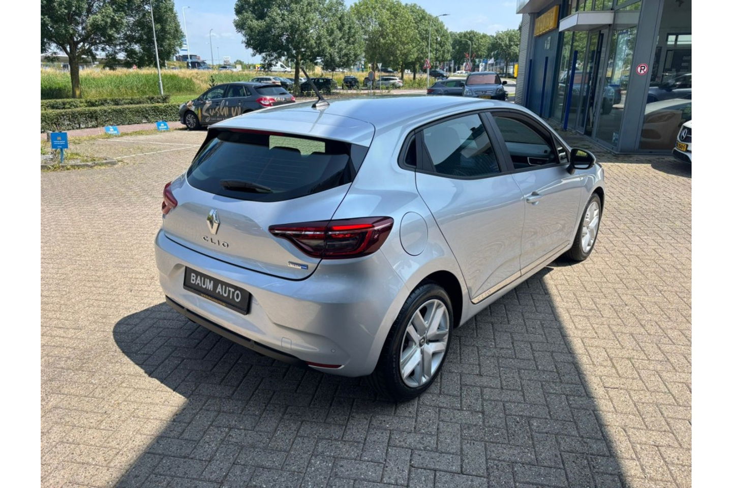 Renault Clio 1.6 E-TECH BUSINESS ZEN AUTOMAAT AIRCO NAVI