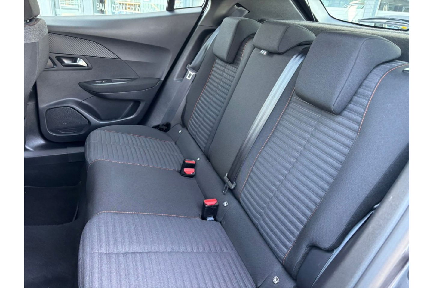 Peugeot 2008 1.2 PURE TECH ACTIVE AIRCO NAVI CRUISE.