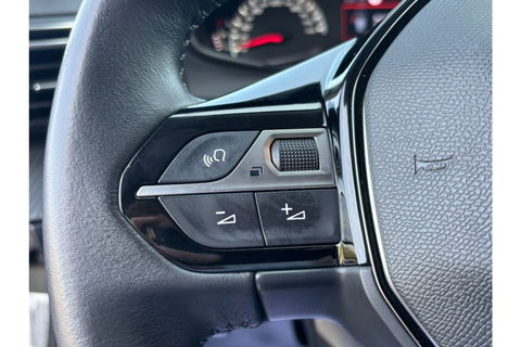 Peugeot 2008 1.2 PURE TECH ACTIVE AIRCO NAVI CRUISE.