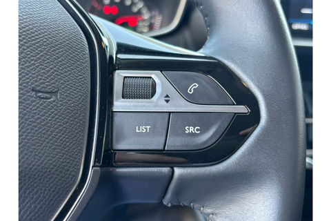 Peugeot 2008 1.2 PURE TECH ACTIVE AIRCO NAVI CRUISE.