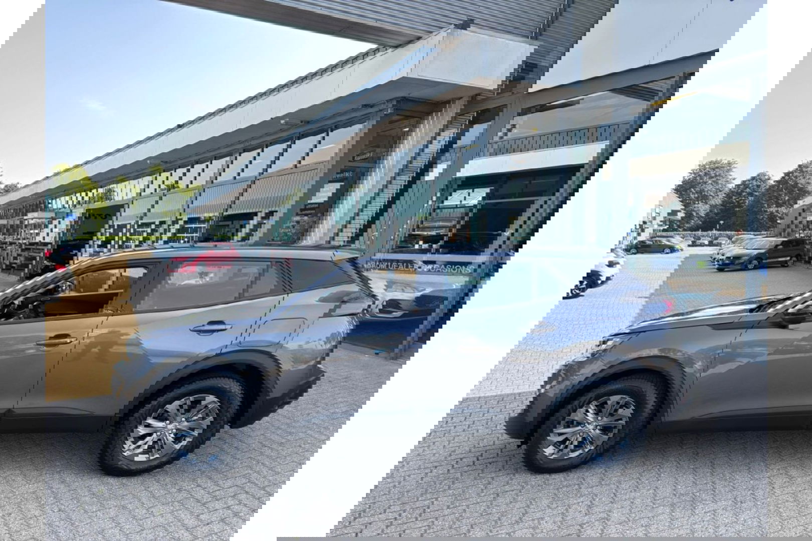 Peugeot 2008 1.2 PURE TECH ACTIVE AIRCO NAVI CRUISE.