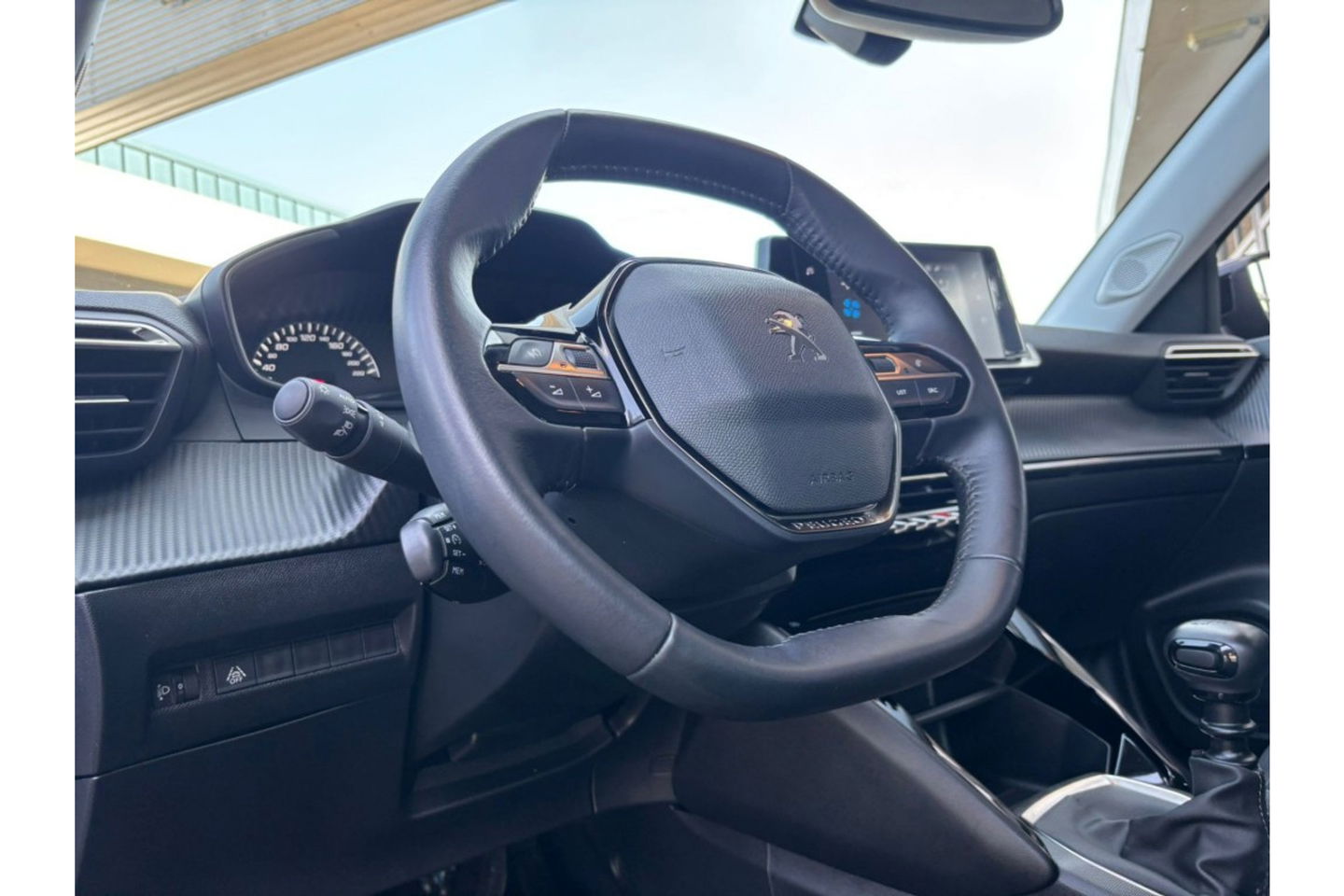 Peugeot 2008 1.2 PURE TECH ACTIVE AIRCO NAVI CRUISE.