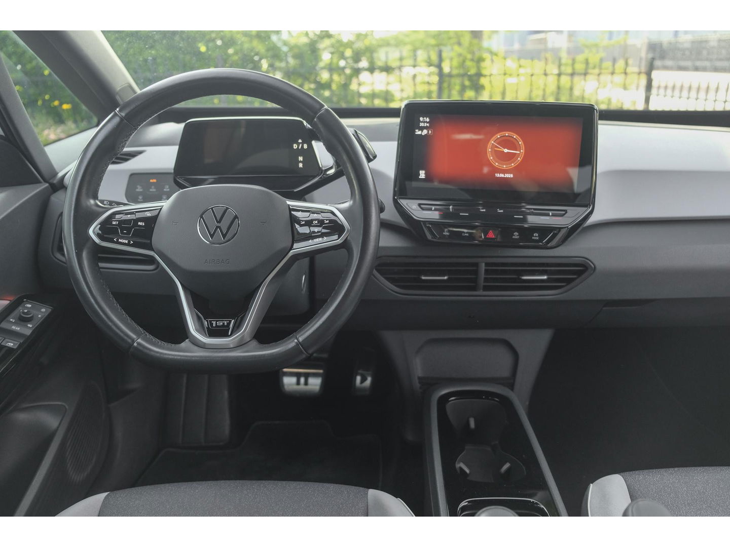 Volkswagen ID.3 204pk First Plus *BTW* Matrix led Navigatie Stoelverwarming Carplay NLauto Adaptive cruise