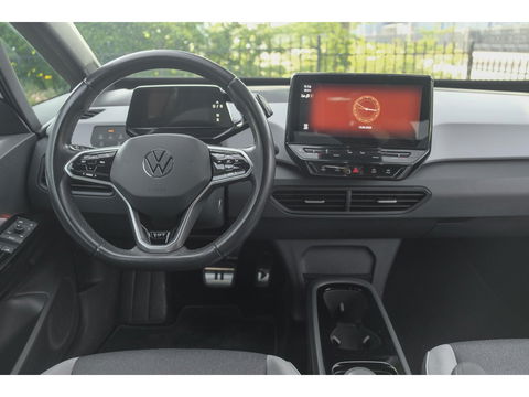 Volkswagen ID.3 204pk First Plus *BTW* Matrix led Navigatie Stoelverwarming Carplay NLauto Adaptive cruise