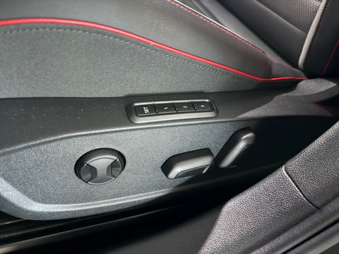 Volkswagen Golf 2.0 TSI GTI Clubsport Pano|HuD|H/K|Leer|BTW