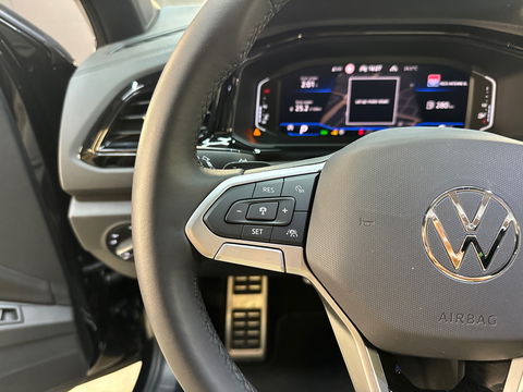 Volkswagen T-Roc 1.5 TSI R-Line Pano|Keyless|IQ|Sfeerver|BTW