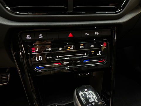 Volkswagen T-Roc 1.5 TSI R-Line Pano|Keyless|IQ|Sfeerver|BTW