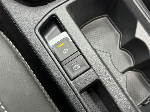 Volkswagen T-Roc 1.5 TSI R-Line Pano|Keyless|IQ|Sfeerver|BTW