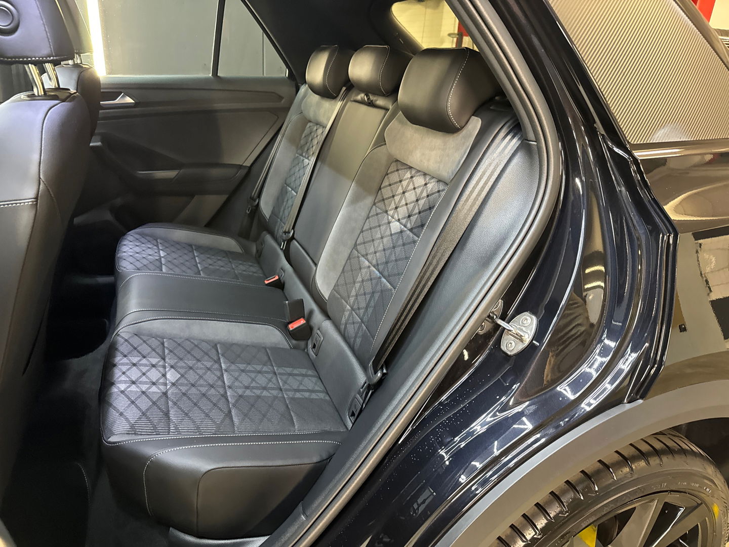 Volkswagen T-Roc 1.5 TSI R-Line Pano|Keyless|IQ|Sfeerver|BTW