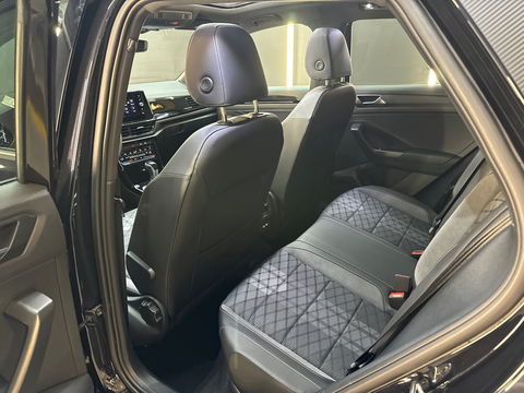 Volkswagen T-Roc 1.5 TSI R-Line Pano|Keyless|IQ|Sfeerver|BTW