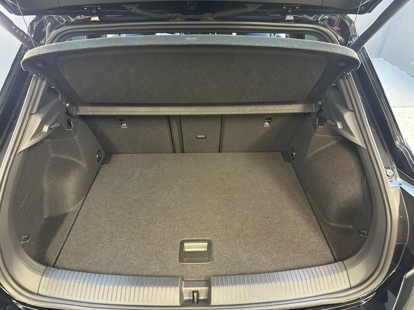 Volkswagen T-Roc 1.5 TSI R-Line Pano|Keyless|IQ|Sfeerver|BTW