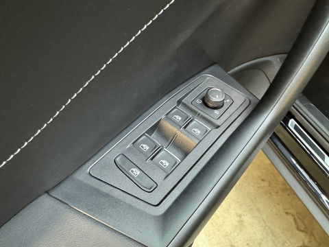 Volkswagen T-Roc 1.5 TSI R-Line Pano|Keyless|IQ|Sfeerver|BTW