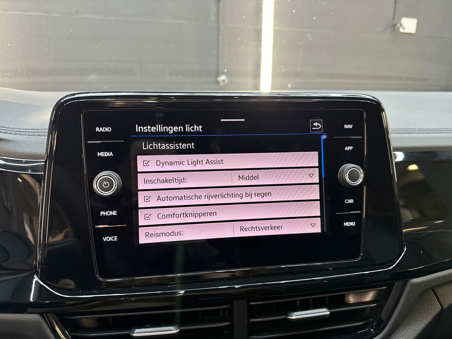 Volkswagen T-Roc 1.5 TSI R-Line Pano|Keyless|IQ|Sfeerver|BTW