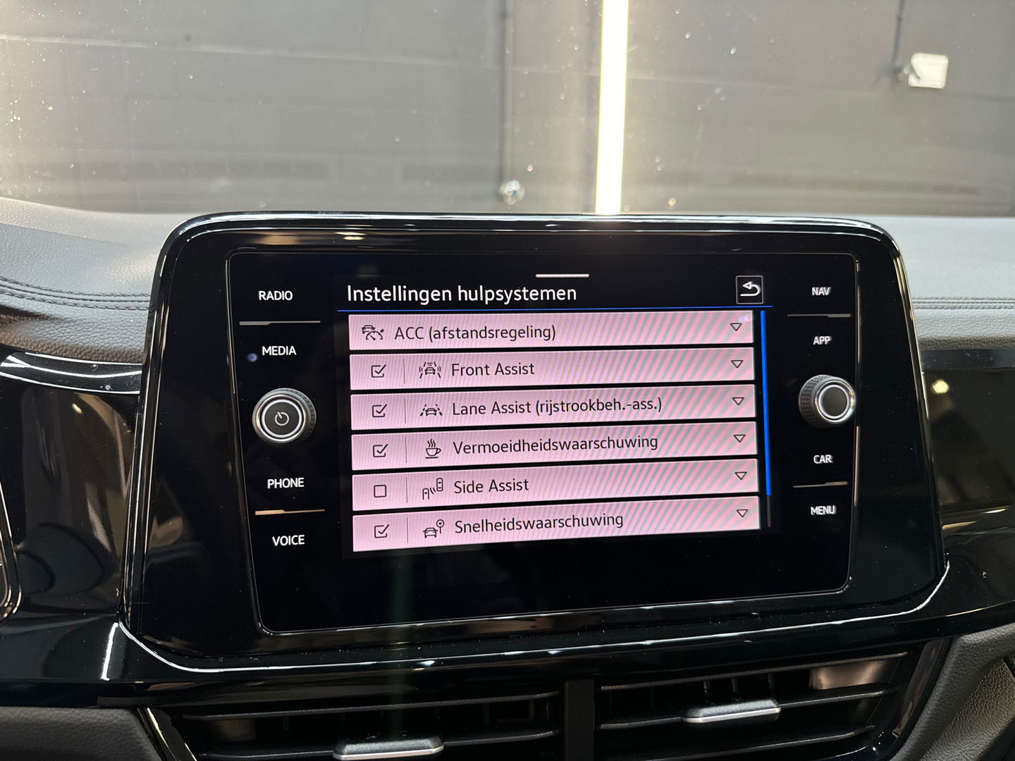 Volkswagen T-Roc 1.5 TSI R-Line Pano|Keyless|IQ|Sfeerver|BTW