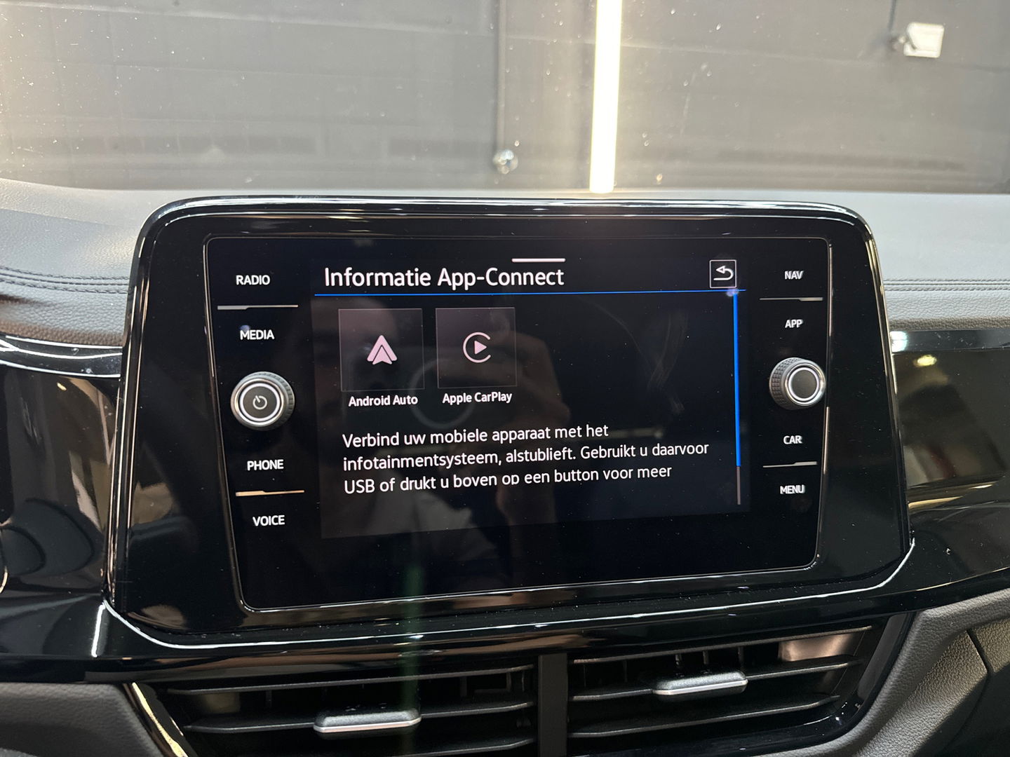 Volkswagen T-Roc 1.5 TSI R-Line Pano|Keyless|IQ|Sfeerver|BTW