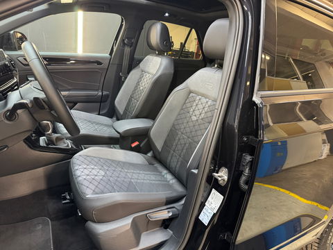 Volkswagen T-Roc 1.5 TSI R-Line Pano|Keyless|IQ|Sfeerver|BTW