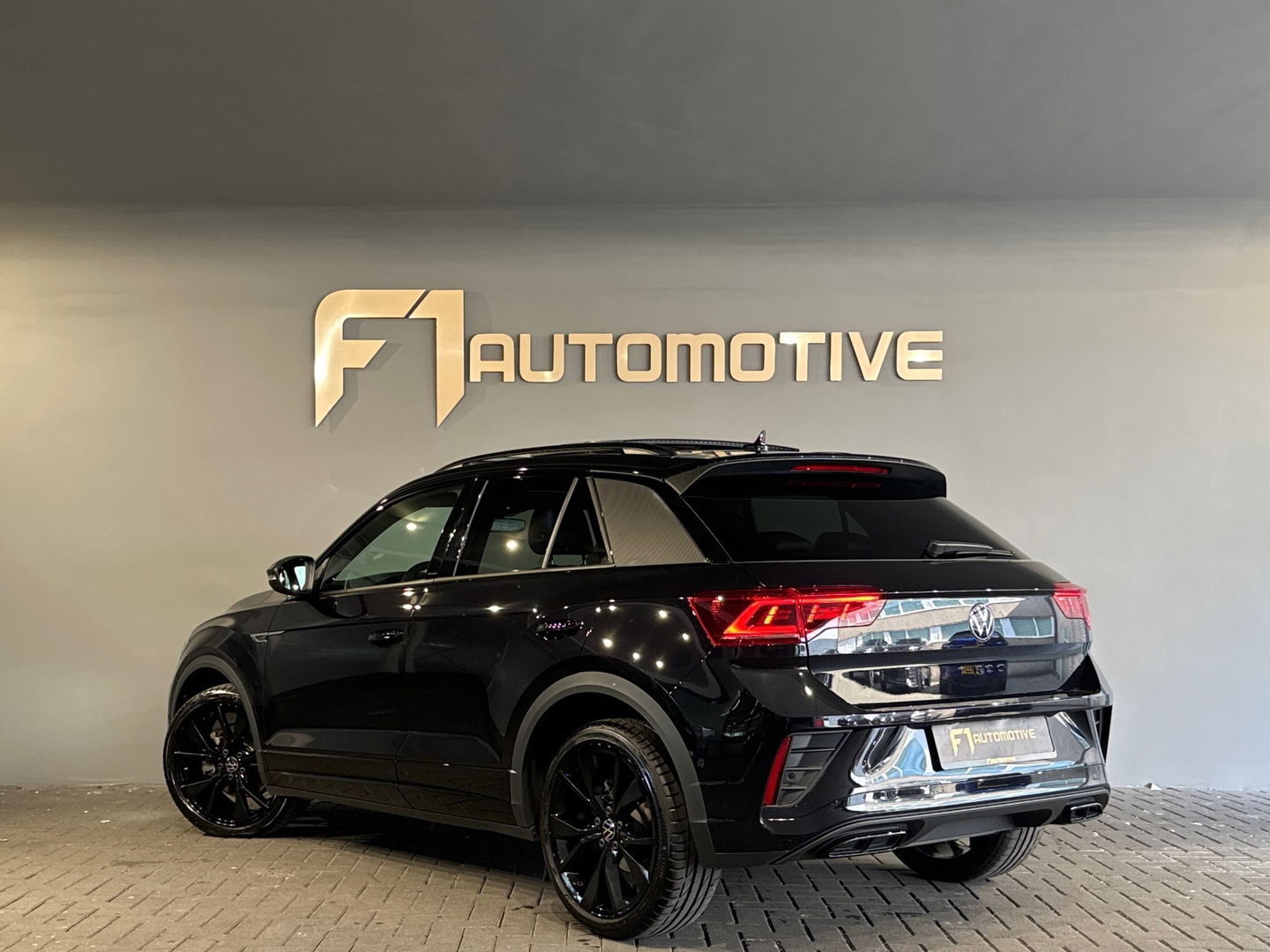 Volkswagen T-Roc 1.5 TSI R-Line Pano|Keyless|IQ|Sfeerver|BTW