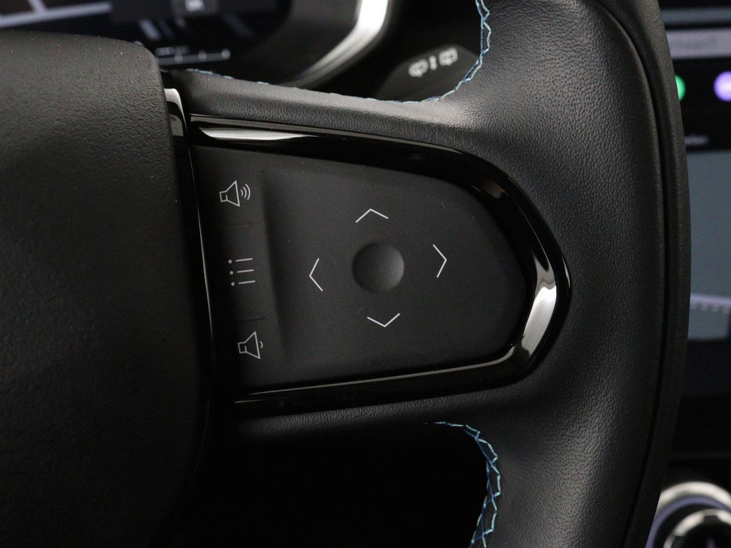Lynk & Co 01 1.5 Plug In | Panoramadak | Infinity by Harman | 360 Camera | Adaptive cruise | Stoelverwarming | Carplay | Memory | Full LED