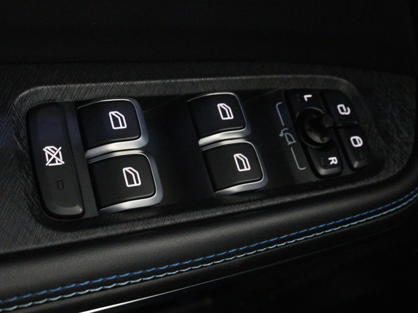 Lynk & Co 01 1.5 Plug In | Panoramadak | Infinity by Harman | 360 Camera | Adaptive cruise | Stoelverwarming | Carplay | Memory | Full LED