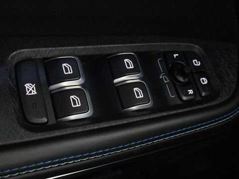 Lynk & Co 01 1.5 Plug In | Panoramadak | Infinity by Harman | 360 Camera | Adaptive cruise | Stoelverwarming | Carplay | Memory | Full LED