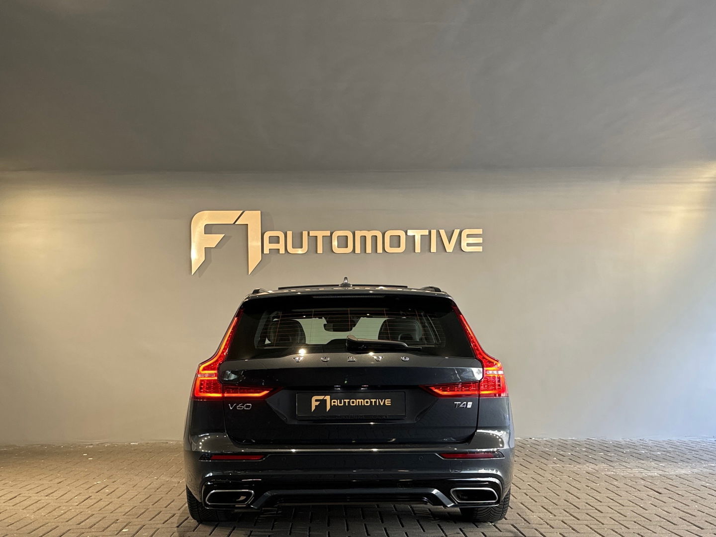 Volvo V60 2.0 T4 R-Design Pano|Harman/Kardon|Memory|Leer|VOL